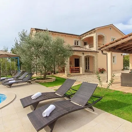 Vakantiehuis Mit Privatpool Fuer 10 Personen Ca 170 Qm In Brgod, Istrien Bucht Von Rasa Labin (Istria)