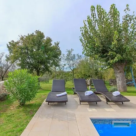 Mit Privatpool Fuer 10 Personen Ca 170 Qm In Brgod, Istrien Bucht Von Rasa 펜션 라빈